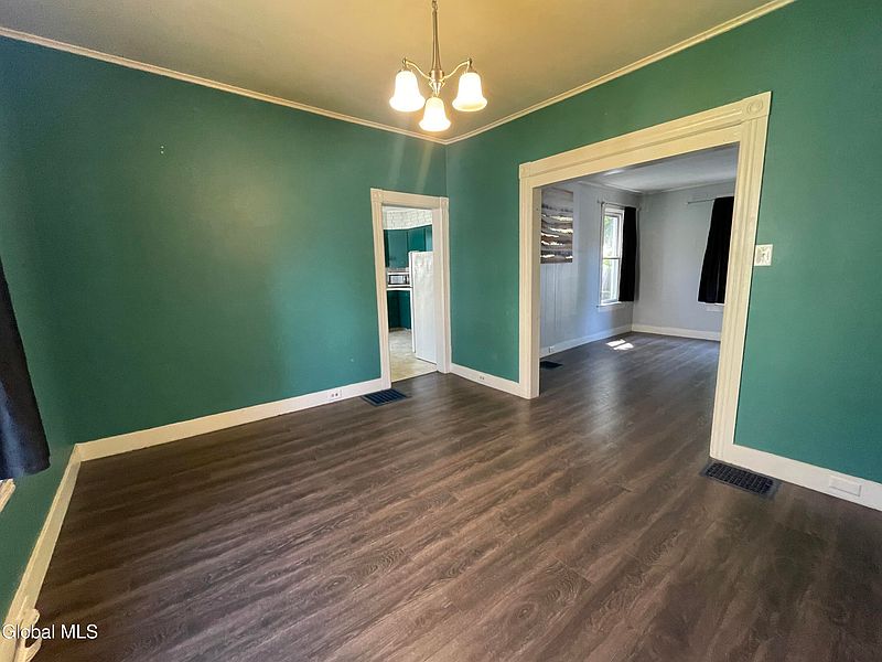 3rd image of 9 Kenworthy Avenue