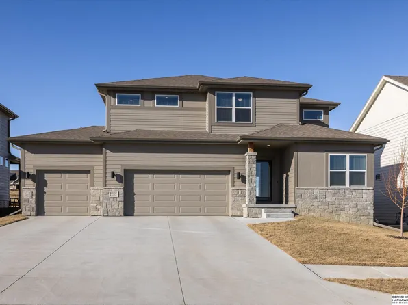 4406 S 212th St, Elkhorn, NE 68022