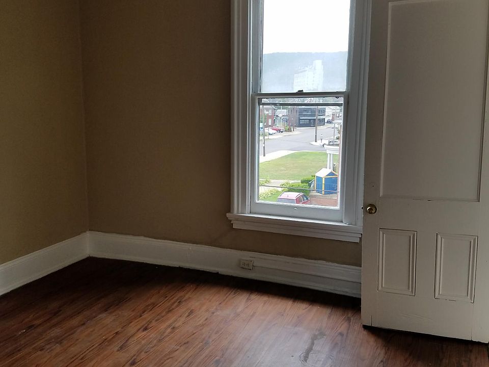 2nd image of 645 Hepburn St APT 3