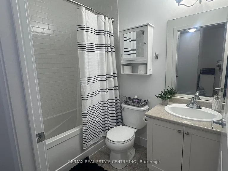 90 Charlton Ave W #303 — Photo 13