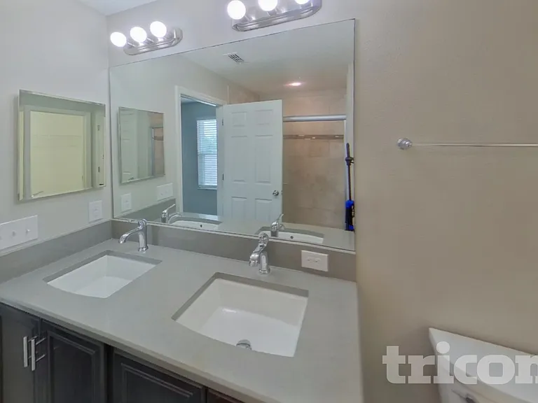 10710 Southern Forest Dr — Photo 8