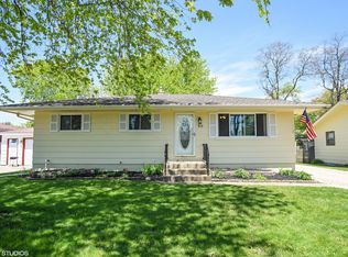 912 Wilson Ct, Zion, IL 60099