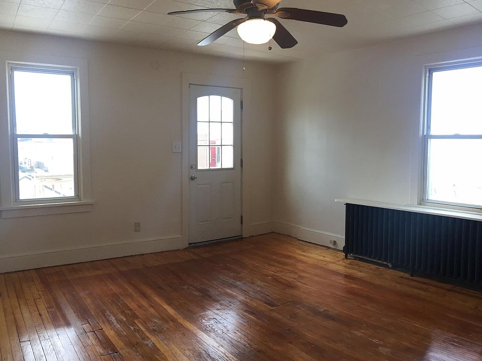 2nd image of 346 Washington St APT 2