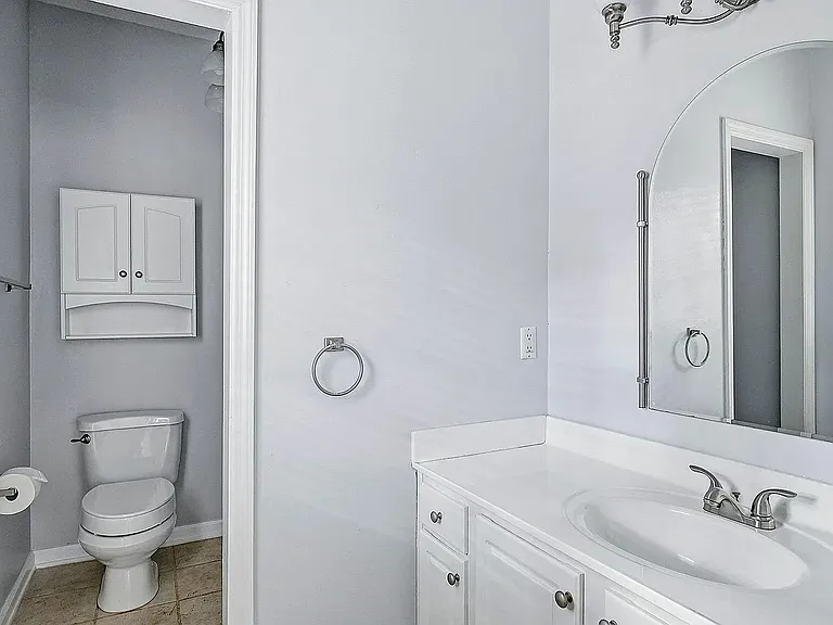 220 Spring Lake Dr — Photo 14