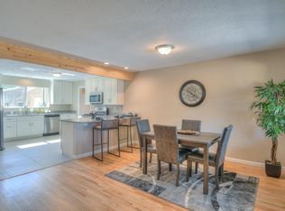 1132 Monroe St SE, Albuquerque, NM 87108