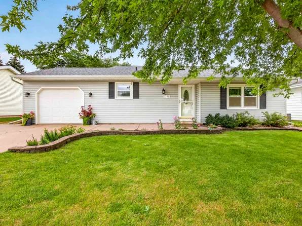 1378 Inverness Ln, Neenah, WI 54956