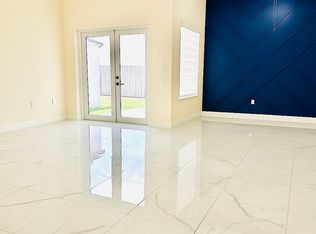 6721 NW 199th Ter, Hialeah, FL 33015