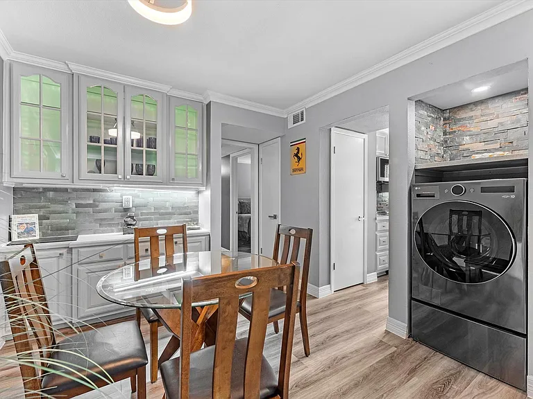 505 Westcott St #308 — Photo 8