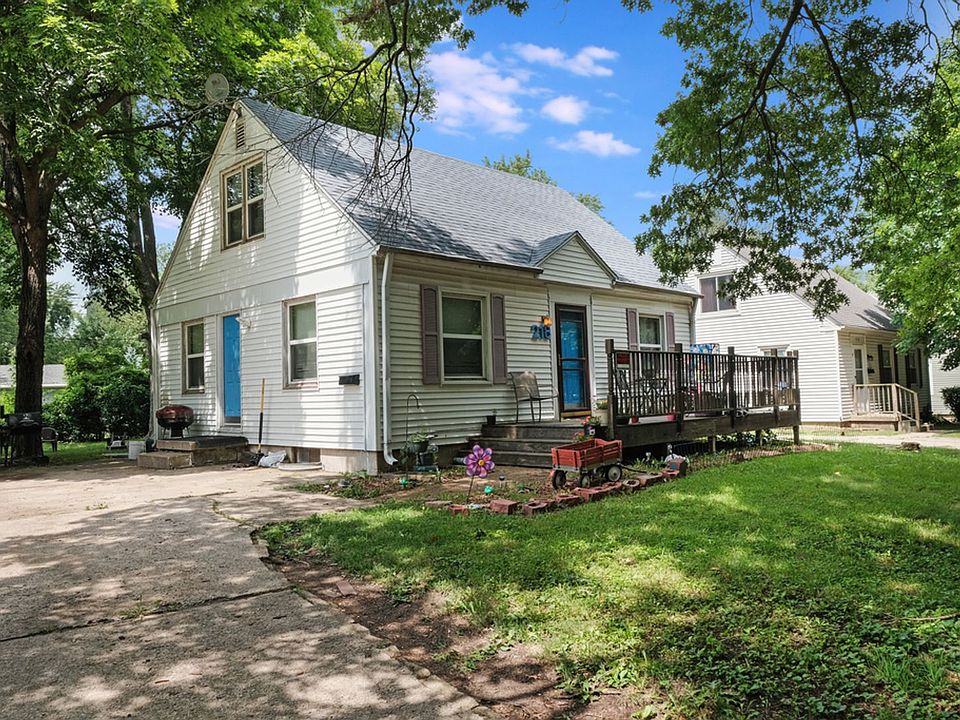 2nd image of 218 Arcadia Dr