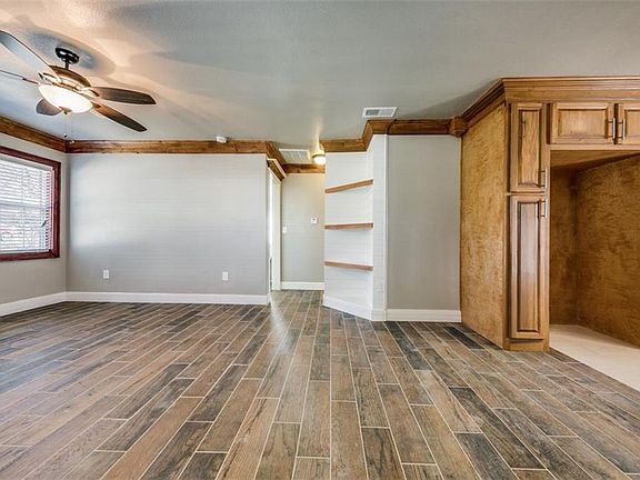 4th image of 5633 Bluffman Dr