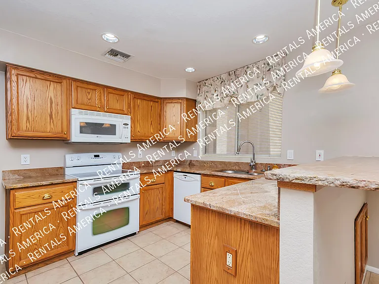 7620 S Trumpet Vine Ave — Photo 7