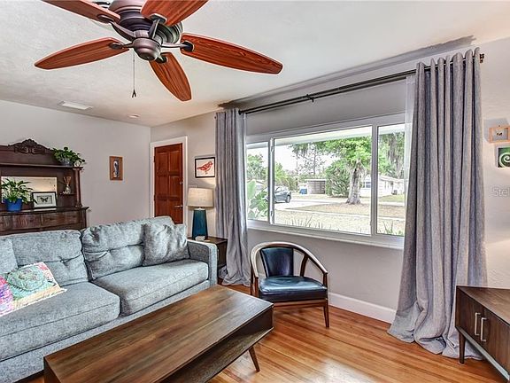 3rd image of 732 Lindley Blvd