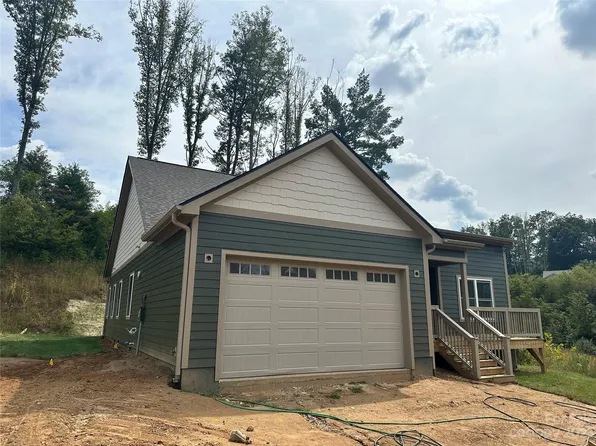 82 Loftin St, Weaverville, NC 28787