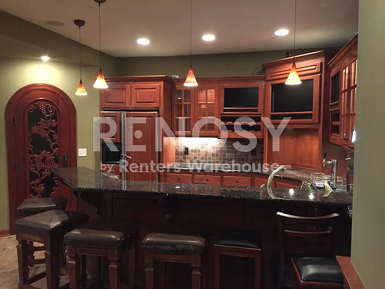 2470 Arnold Palmer Dr — Photo 8