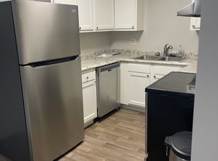 28 Oakhurst Dr #3, Munroe Falls, OH 44262