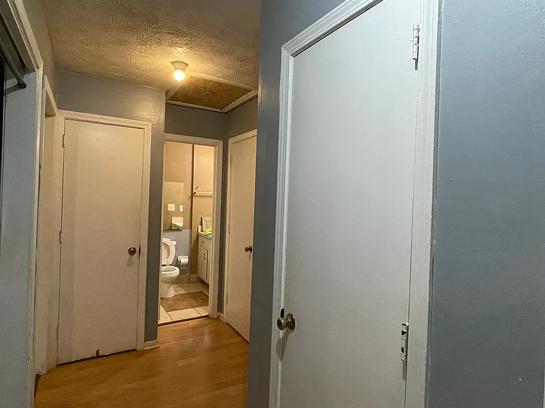 5352 Bishops Cir #B — Photo 6