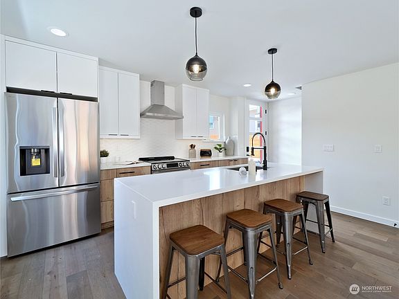 3rd image of 1127 B NW 60th Street