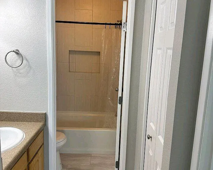 1745 E Glenn St #220 — Photo 15