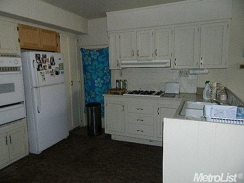 3rd image of 124 S Abbie St