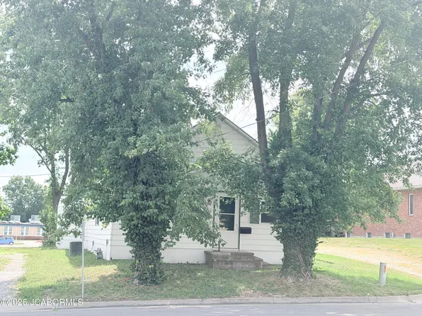 416 Agricultural St, Mexico, MO 65265