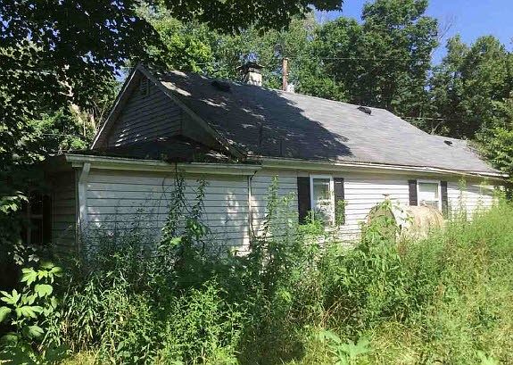 2nd image of 1437 Middleboro Pike