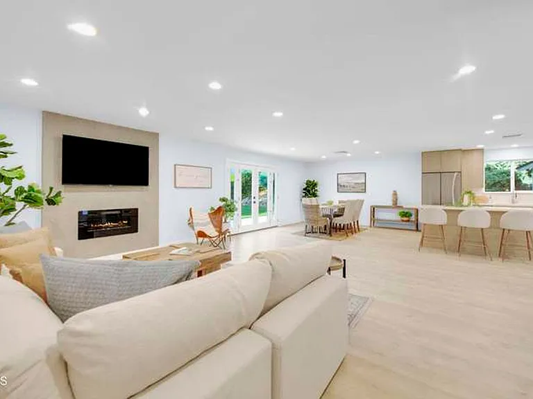 2109 Young Ave — Photo 23