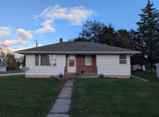 307 3rd St NE, Waukon, IA 52172