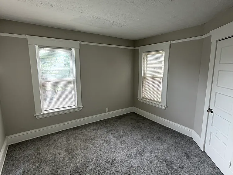 1315 E 114th St — Photo 10