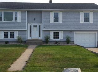 28 Davisville Ln, Narragansett, RI 02882