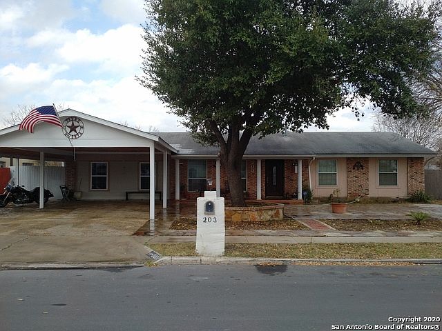 1st image of 203 Meadow Path Dr