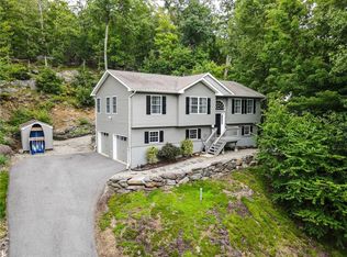 101 Jersey Ave, Greenwood Lake, NY 10925