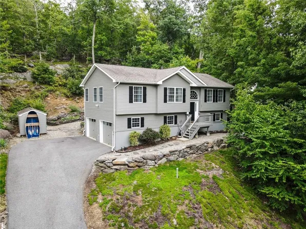 101 Jersey Avenue, Greenwood Lake, NY 10925