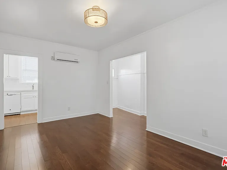 4407 Melbourne Ave — Photo 2
