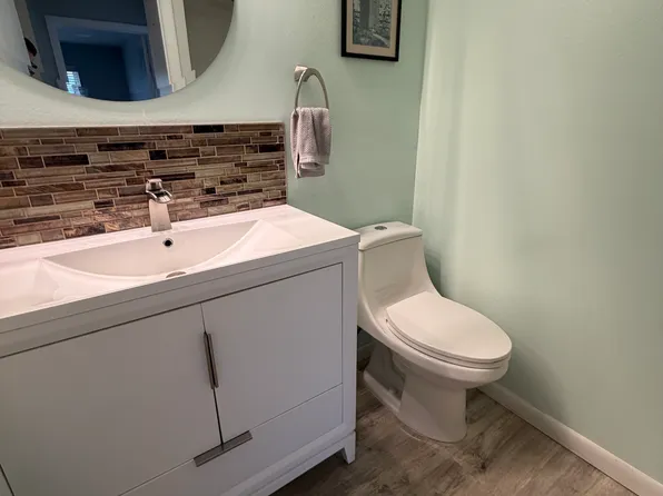 218 Dogwood Cir, Seminole, FL 33777