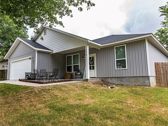 3rd image of 1410 Bryan Dr