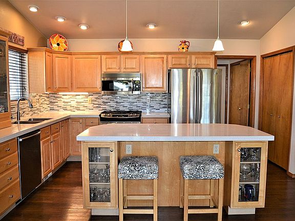 2nd image of 3008 S Sommer Ln