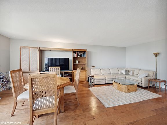 5th image of 4170 N Marine Dr APT 7C