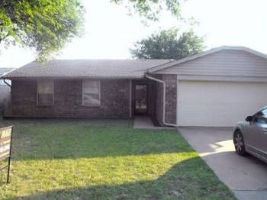 1st image of 908 Garden Grv