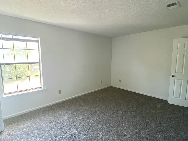 8042 Thelen St — Photo 15