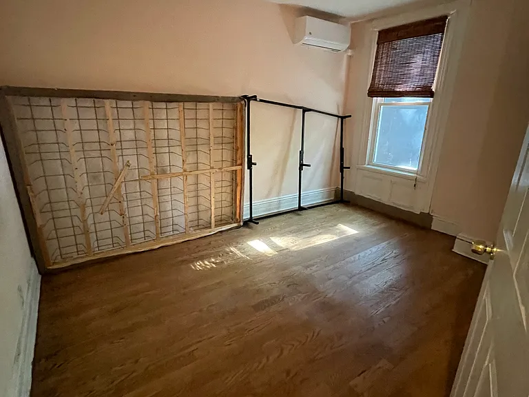 1281 Union Ave — Photo 16