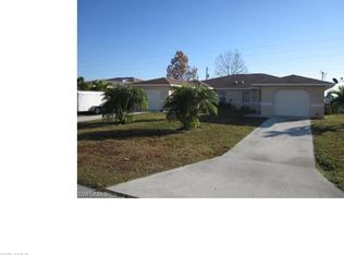 1807 SW Santa Barbara Pl, Cape Coral, FL 33991