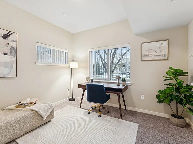 Island View Apartments — Photo 26