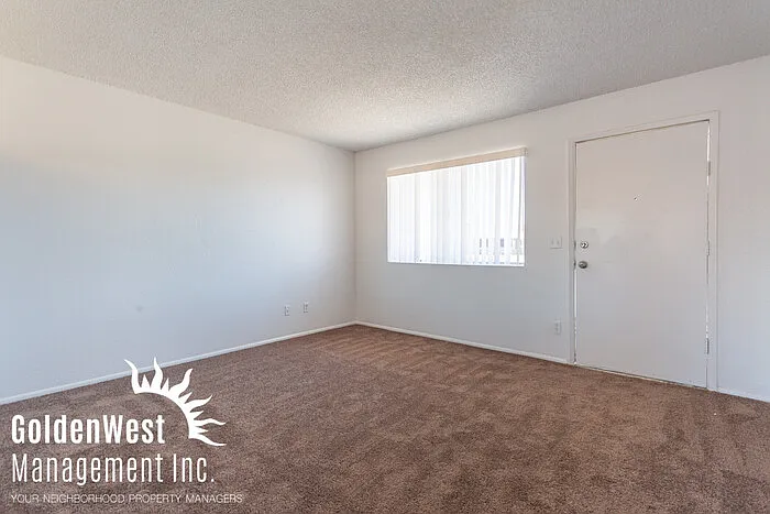 4434 W Sunnyslope Ln — Photo 3
