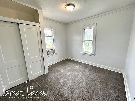4th image of 634 Ashland St APT 4