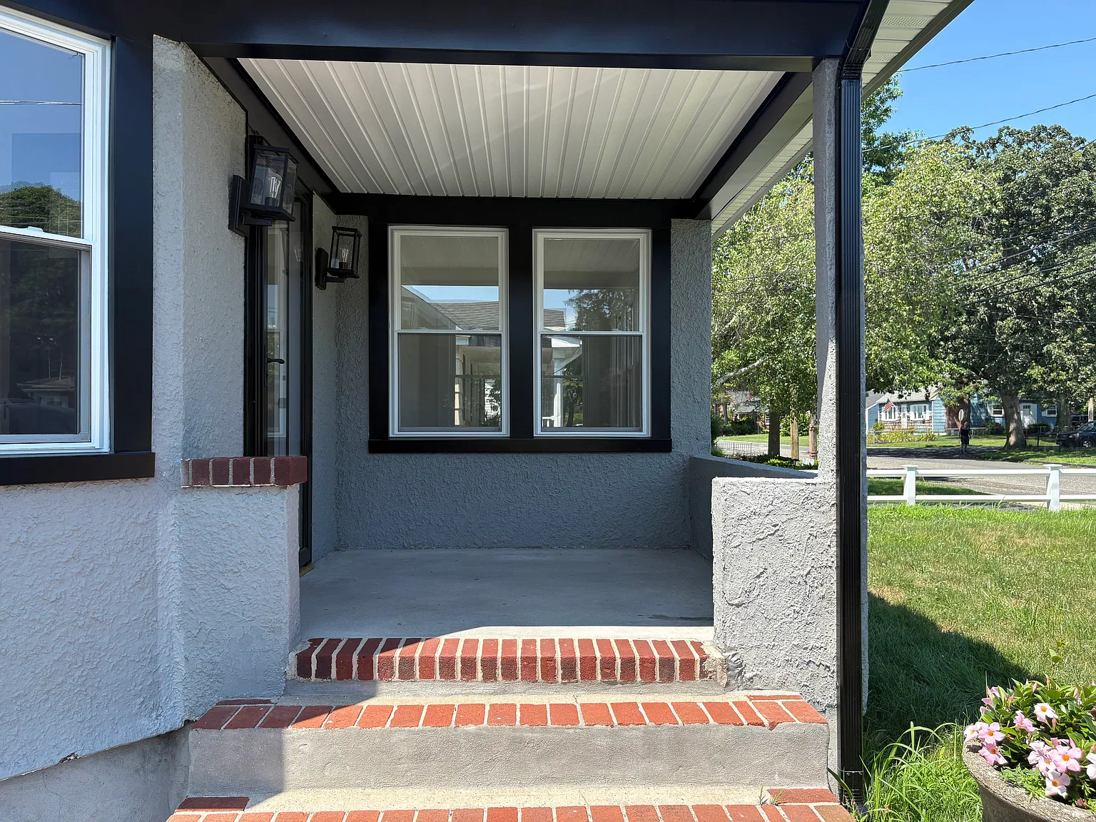 E Lakewood St, Patchogue — Photo 4