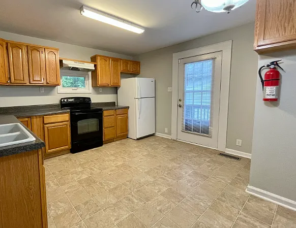 313 Beech St — Photo 8