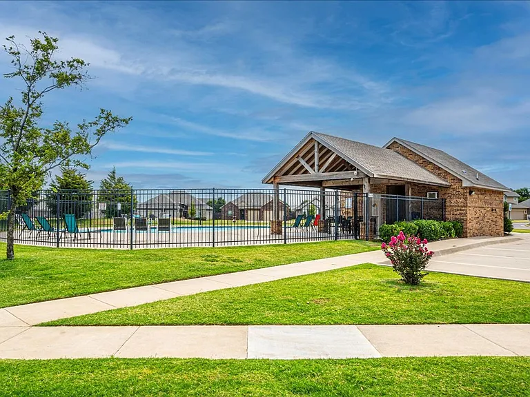 10300 Glover River Dr — Photo 36