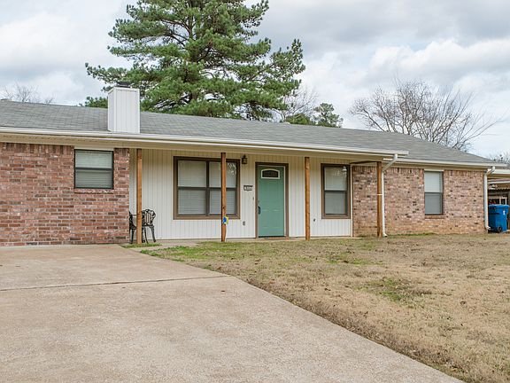 2nd image of 905 Robin Ln
