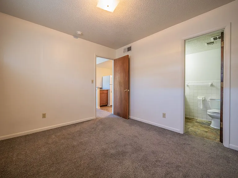 Campus View Apartments — Photo 9