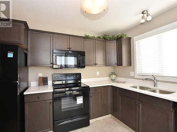 3rd image of 23 Harbour Landing Dr #4850